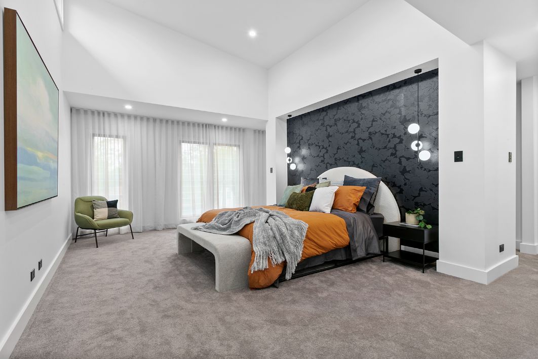 Simple bedroom design with strong bed detail